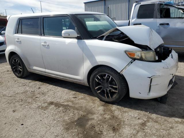 JTLZE4FE9B1127298 - 2011 TOYOTA SCION XB WHITE photo 4