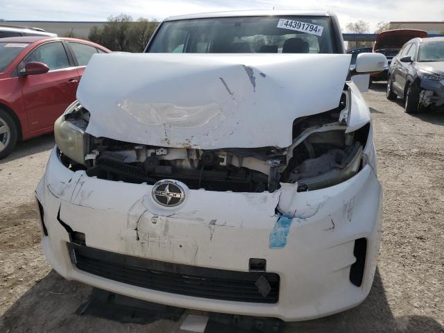 JTLZE4FE9B1127298 - 2011 TOYOTA SCION XB WHITE photo 5