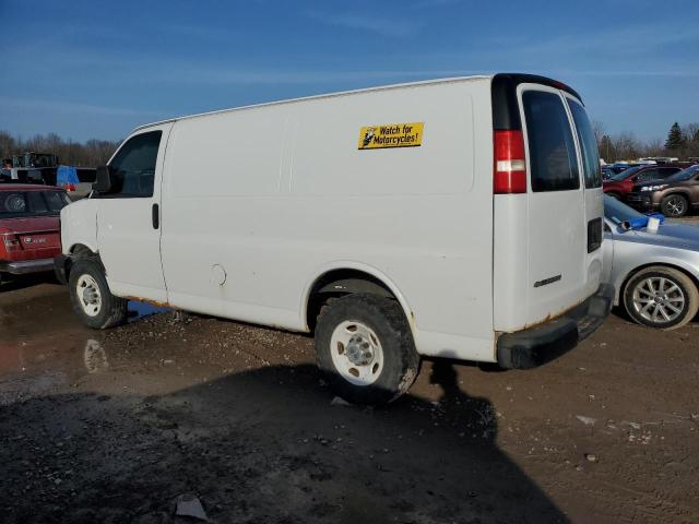 1GCGG25K191117075 - 2009 CHEVROLET EXPRESS G2 WHITE photo 2