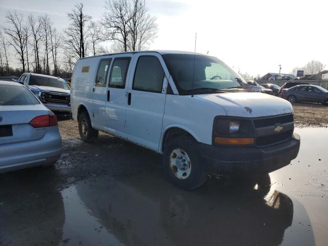 1GCGG25K191117075 - 2009 CHEVROLET EXPRESS G2 WHITE photo 4