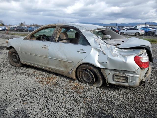 JTDBE32K320030669 - 2002 TOYOTA CAMRY LE SILVER photo 2