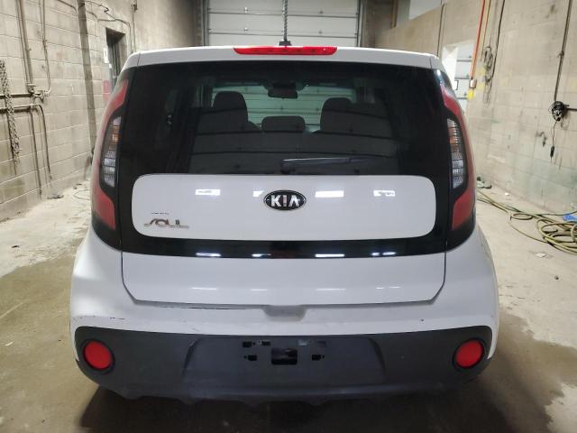 KNDJN2A2XH7496039 - 2017 KIA SOUL WHITE photo 6