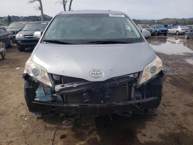 5TDKK3DC7ES445218 - 2014 TOYOTA SIENNA LE SILVER photo 5