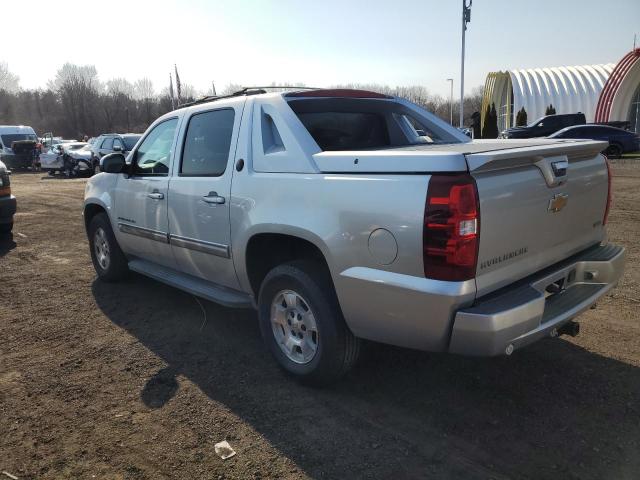 3GNTKFE71DG147470 - 2013 CHEVROLET AVALANCHE LT SILVER photo 2