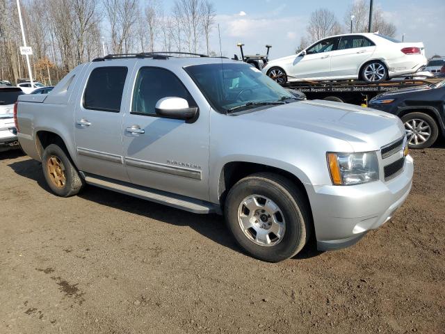 3GNTKFE71DG147470 - 2013 CHEVROLET AVALANCHE LT SILVER photo 4