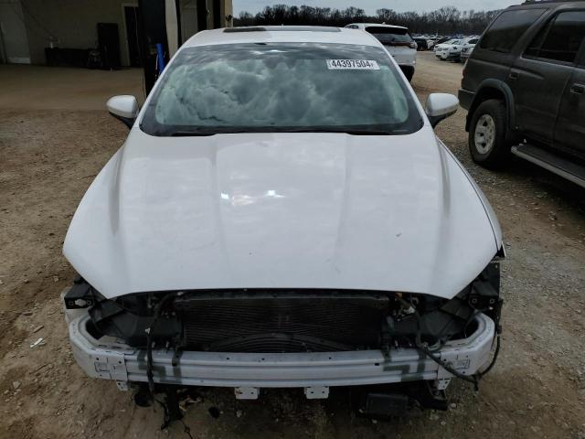 3FA6P0LU1KR160000 - 2019 FORD FUSION SE WHITE photo 5