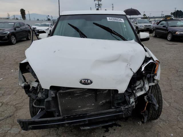 KNDJT2A64D7777255 - 2013 KIA SOUL + WHITE photo 5