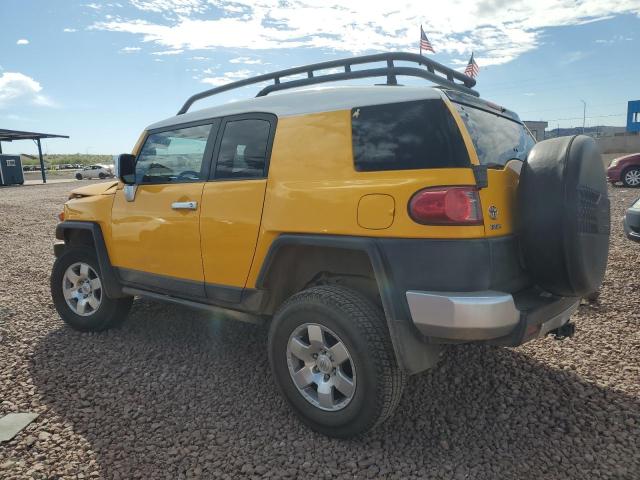 JTEBU11FX70052585 - 2007 TOYOTA FJ CRUISER YELLOW photo 2