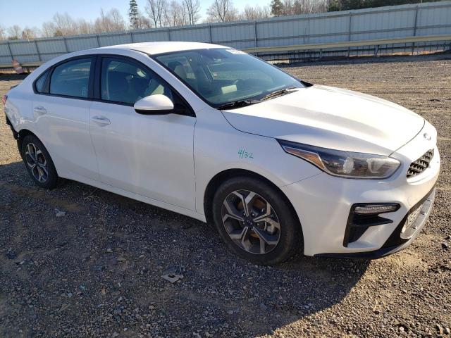 3KPF24AD7ME313220 - 2021 KIA FORTE FE WHITE photo 4