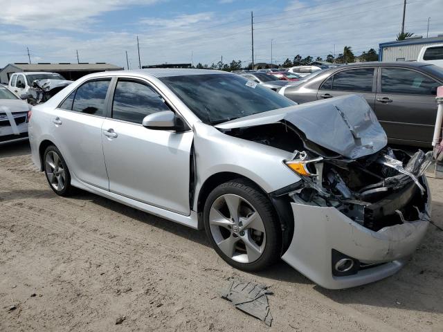 4T1BK1FK5DU022412 - 2013 TOYOTA CAMRY SE SILVER photo 4