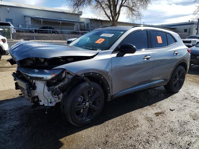 LRBFZNR43ND065913 - 2022 BUICK ENVISION ESSENCE Արծաթագույն լուսանկար 1