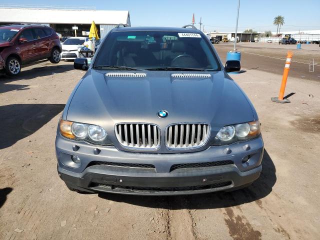 5UXFB53516LV26216 - 2006 BMW X5 4.4I BLUE photo 5