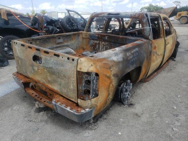 3GCEC13C28G139594 - 2008 CHEVROLET SILVRDO LT BURN photo 4