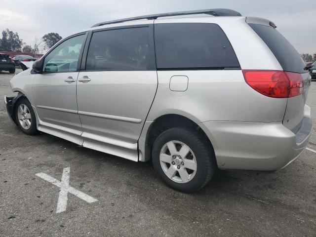 5TDZK23C07S042453 - 2007 TOYOTA SIENNA CE SILVER photo 2