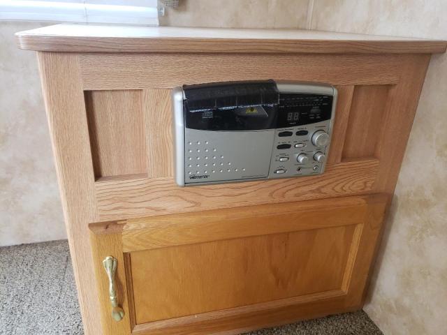 4YDT32F294E311778 - 2004 KEYSTONE HORNET WHITE photo 8