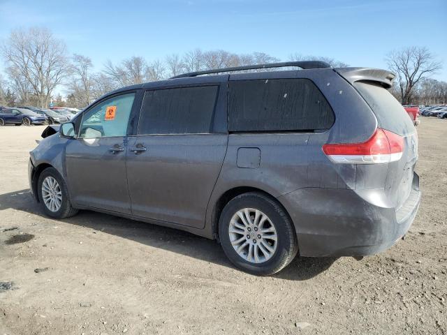 5TDYK3DC6CS266529 - 2012 TOYOTA SIENNA XLE GRAY photo 2