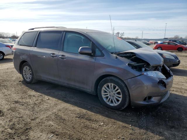 5TDYK3DC6CS266529 - 2012 TOYOTA SIENNA XLE GRAY photo 4