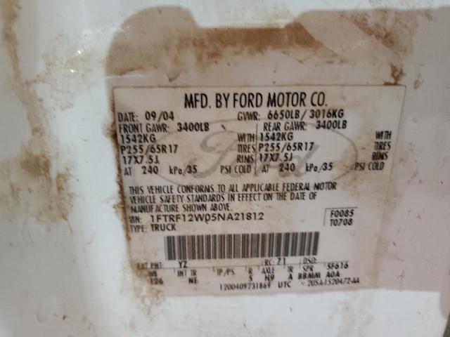 1FTRF12W05NA21812 - 2005 FORD F150 WHITE photo 12