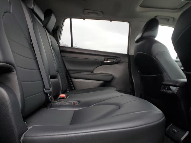 5TDGZRBH9MS091297 - 2021 TOYOTA HIGHLANDER XLE WHITE photo 11