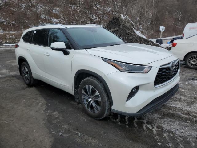 5TDGZRBH9MS091297 - 2021 TOYOTA HIGHLANDER XLE WHITE photo 4