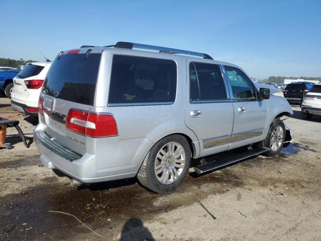 5LMJJ2H50BEJ08744 - 2011 LINCOLN NAVIGATOR SILVER photo 3