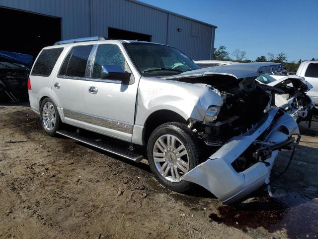 5LMJJ2H50BEJ08744 - 2011 LINCOLN NAVIGATOR SILVER photo 4