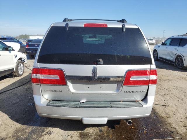 5LMJJ2H50BEJ08744 - 2011 LINCOLN NAVIGATOR SILVER photo 6