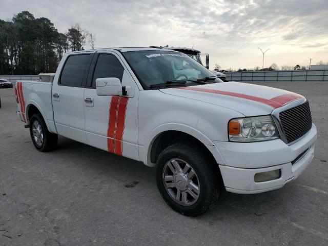 1FTPW12594KD52225 - 2004 FORD F150 SUPERCREW WHITE photo 4