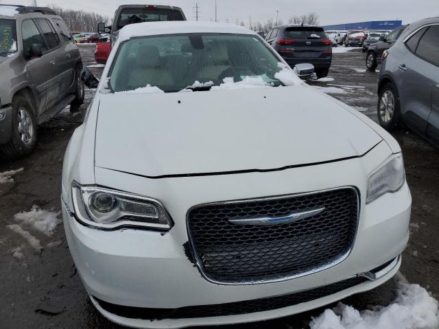2C3CCAAGXFH735888 - 2015 CHRYSLER 300 LIMITED WHITE photo 5