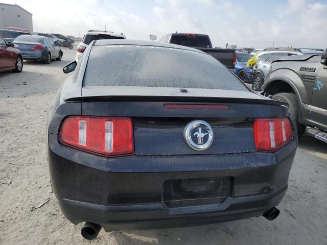 1ZVBP8AM9C5228202 - 2012 FORD MUSTANG BLACK photo 6