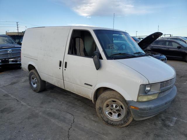 1GCDM19XX2B142486 - 2002 CHEVROLET ASTRO WHITE photo 4