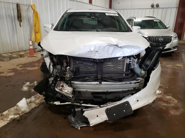 5GAEVCKW8JJ145360 - 2018 BUICK ENCLAVE AVENIR WHITE photo 5