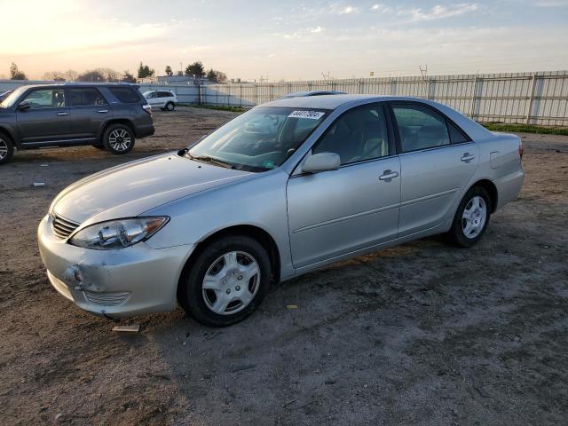 4T1BE32K15U042554 - 2005 TOYOTA CAMRY LE SILVER photo 1