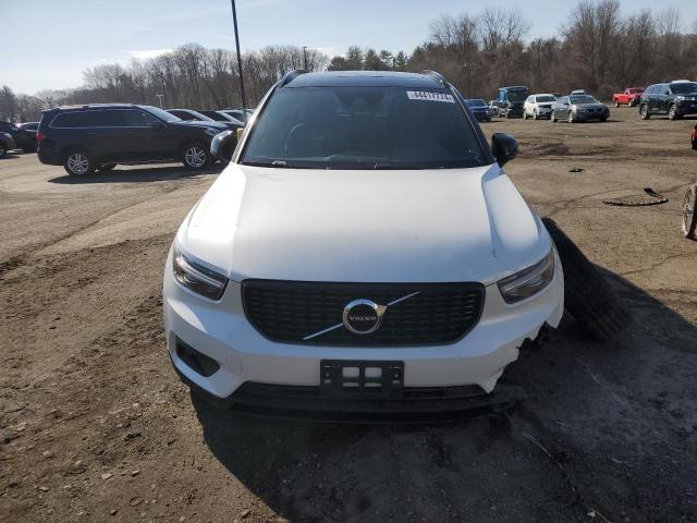 YV4162UM9L2194674 - 2020 VOLVO XC40 T5 R-DESIGN WHITE photo 5