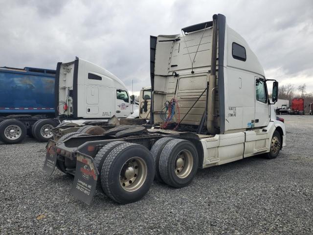 4V4NC9EH7DN566654 - 2013 VOLVO VN VNL WHITE photo 4