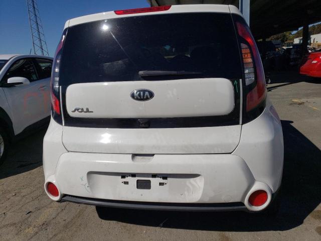 KNDJP3A57J7559209 - 2018 KIA SOUL + WHITE photo 6