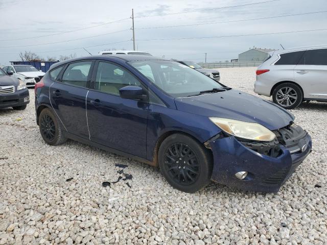 1FAHP3K24CL129320 - 2012 FORD FOCUS SE BLUE photo 4