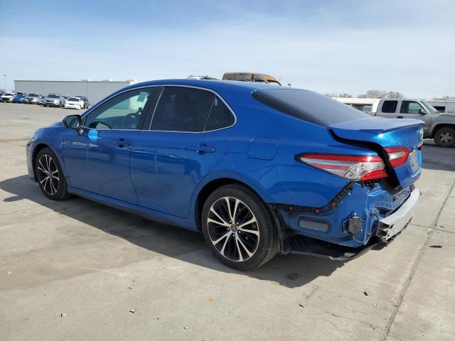 4T1B11HK5JU109416 - 2018 TOYOTA CAMRY L BLUE photo 2