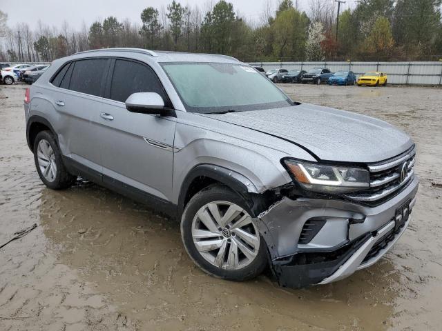 1V26C2CA0LC203750 - 2020 VOLKSWAGEN ATLAS CROS SE Серебристый фото 4