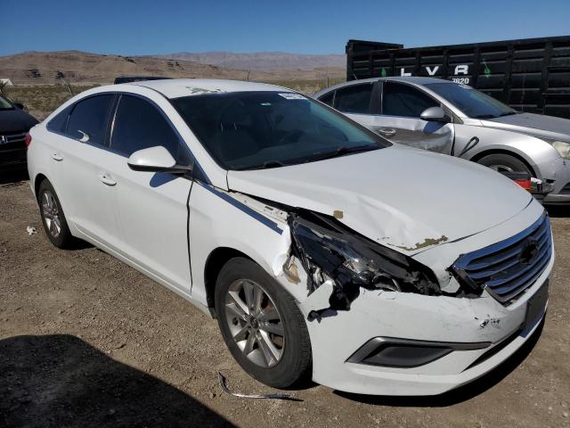 5NPE24AF2HH577735 - 2017 HYUNDAI SONATA SE WHITE photo 4