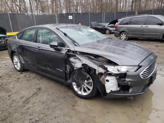 3FA6P0LU2KR214713 - 2019 FORD FUSION SE GRAY photo 4