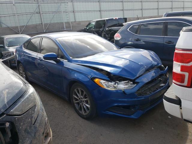 3FA6P0H70HR408202 - 2017 FORD FUSION SE BLUE photo 4