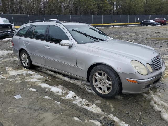 WDBUH65J74A443114 - 2004 MERCEDES-BENZ E 320 银色 照片 4