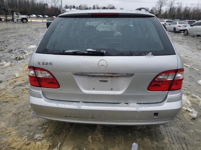 WDBUH65J74A443114 - 2004 MERCEDES-BENZ E 320 银色 照片 6