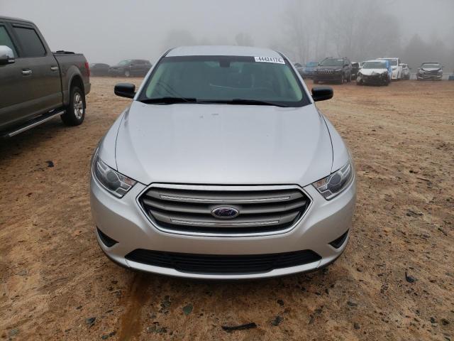 1FAHP2D80JG102875 - 2018 FORD TAURUS SE SILVER photo 5