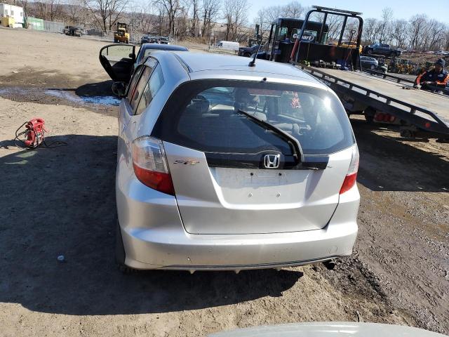 JHMGE8H36BC028172 - 2011 HONDA FIT SILVER photo 6