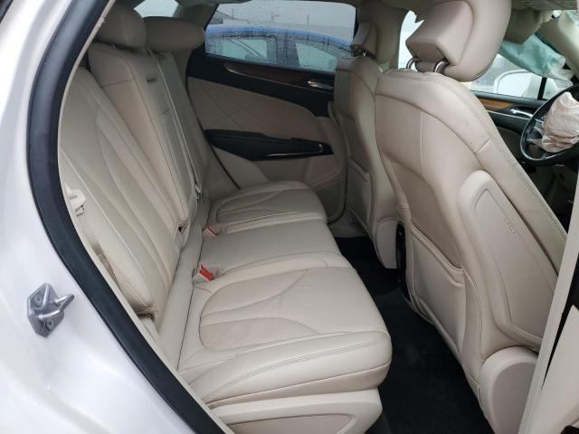 5LMCJ2D9XHUL20308 - 2017 LINCOLN MKC SELECT Սպիտակ լուսանկար 10