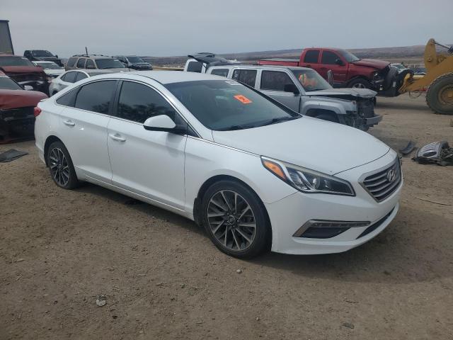 5NPE24AF8FH043720 - 2015 HYUNDAI SONATA SE WHITE photo 4