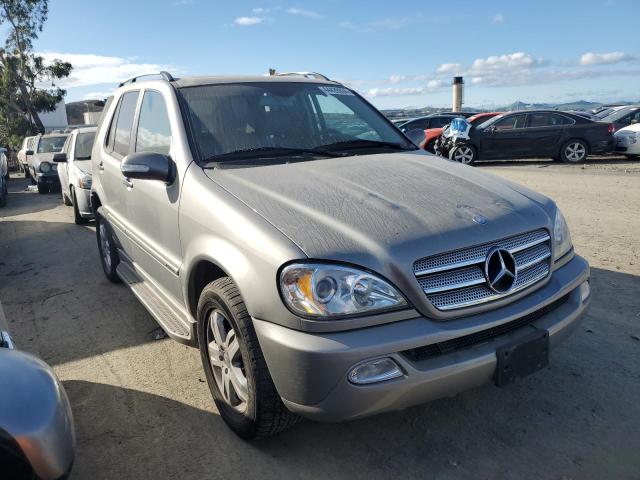 4JGAB57EX5A566547 - 2005 MERCEDES-BENZ ML 350 SILVER photo 4