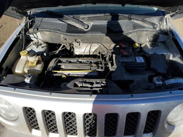 1C4NJRFB3CD616952 - 2012 JEEP PATRIOT LATITUDE SILVER photo 11